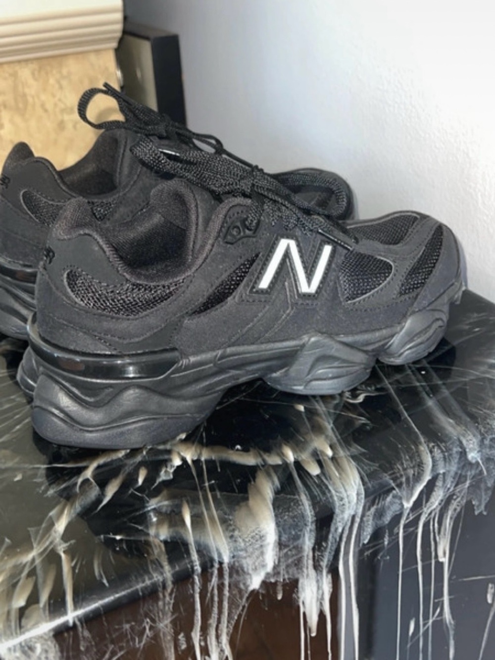 New Balance Women’s Black Athletic Sneakers with Reflective 'N' Logo